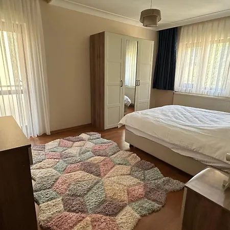 Corner Luxury Apartment