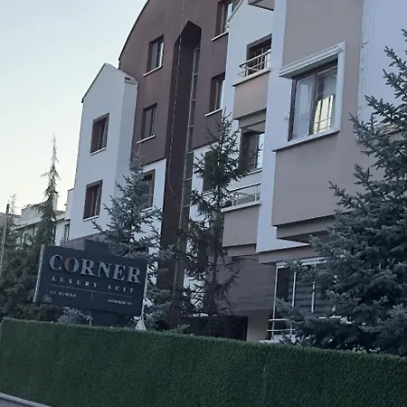 Corner Luxury Apartment *